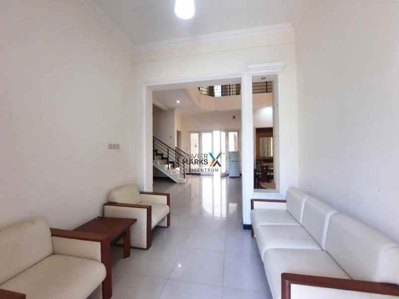 dijual rumah di dharmahusada indah timur baguss