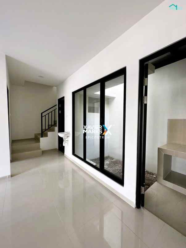 dijual rumah di eastern park residence sukolilo