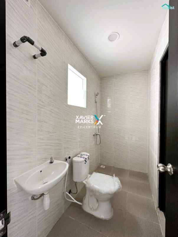 dijual rumah di eastern park residence sukolilo