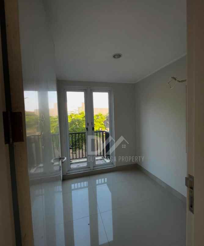 dijual rumah di kebayoran bintaro