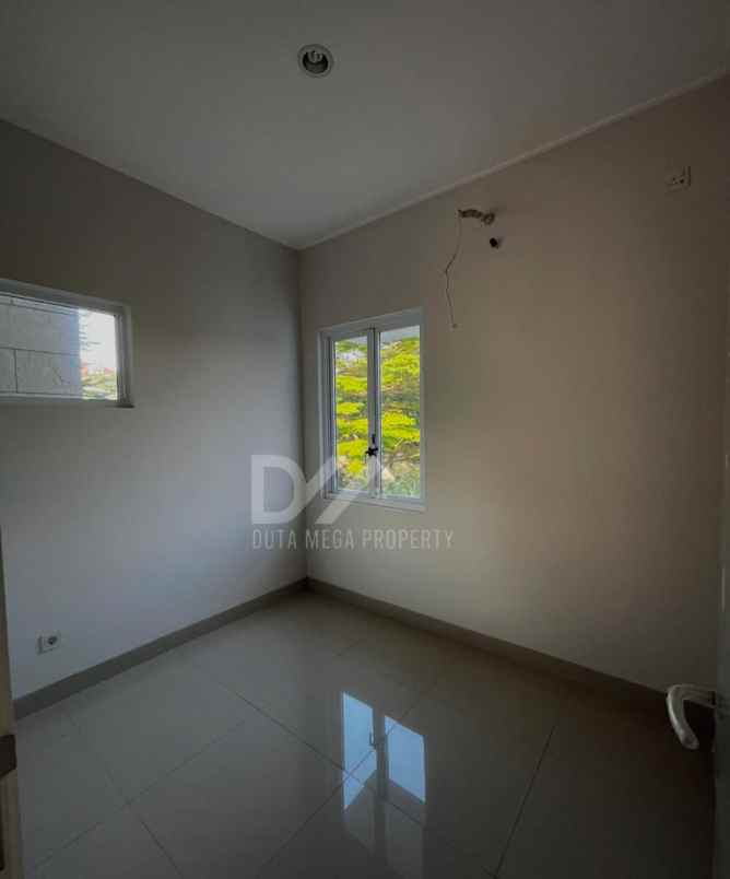 dijual rumah di kebayoran bintaro