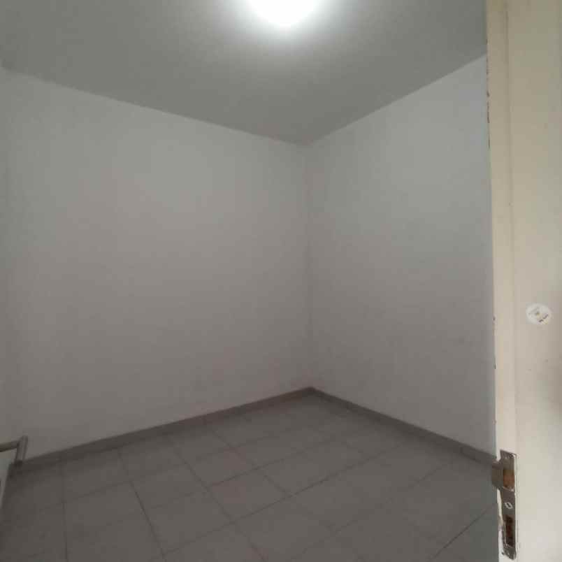 dijual rumah di permata cimanggis depok