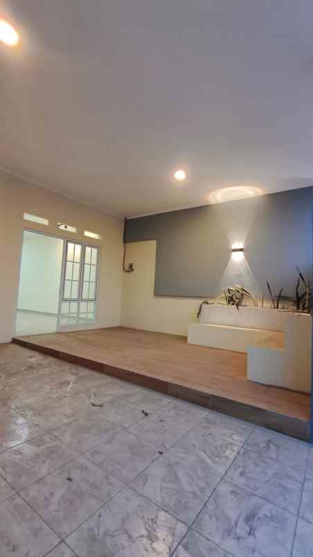 dijual rumah di perumahan taman harapan baru bekasi