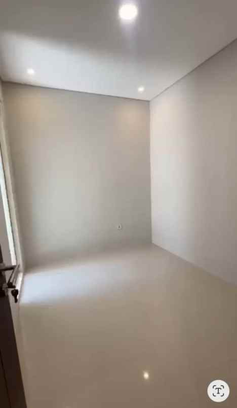 dijual rumah dian istana