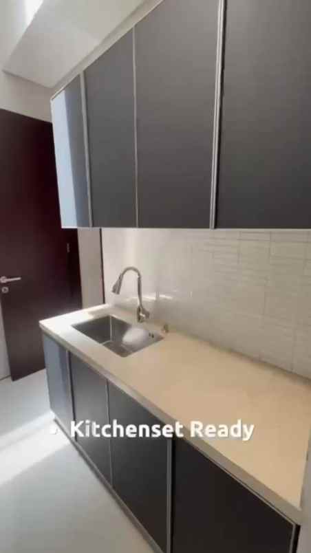 dijual rumah dian istana