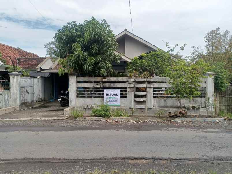 dijual rumah dsn sumbergroto rt rw 001