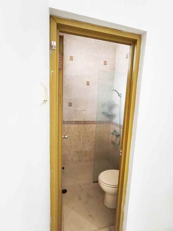 dijual rumah dukuh kupang timur sawahan