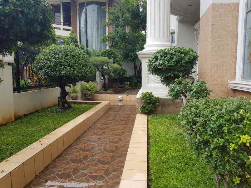 dijual rumah elit lokasi strategis jakarta timur