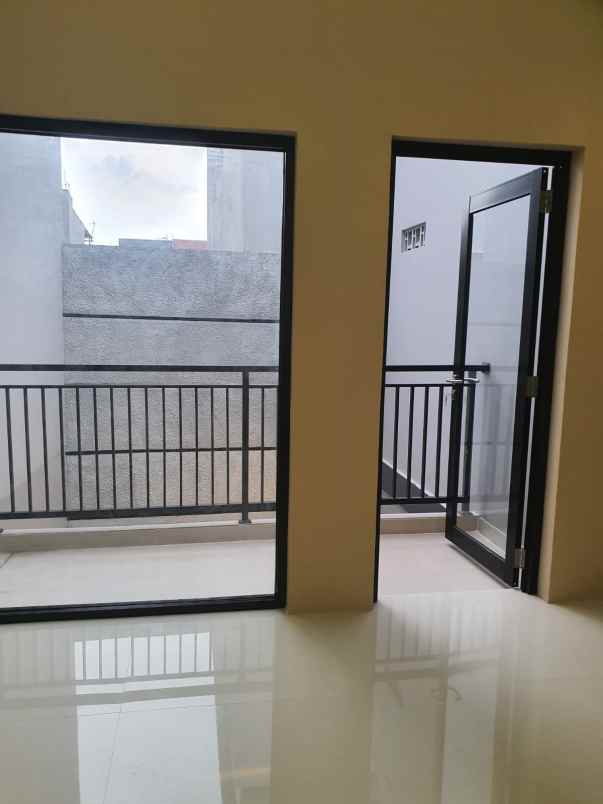 dijual rumah gading griya