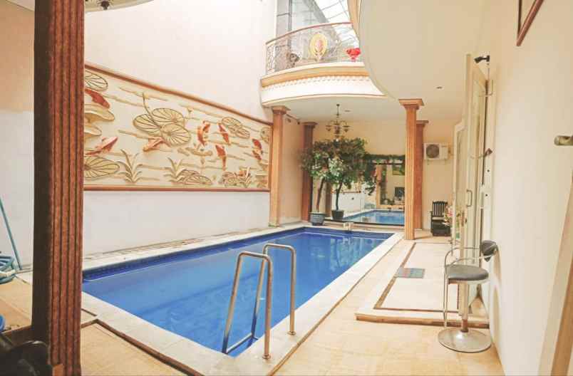 dijual rumah gayungsari timur