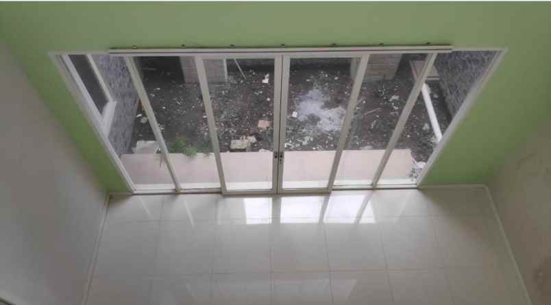 dijual rumah graha santoso regency