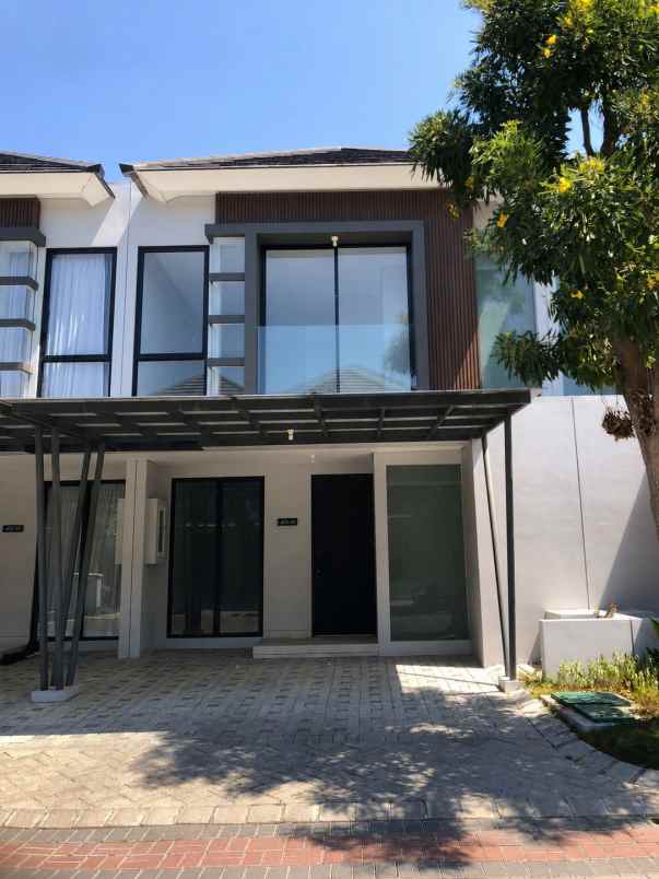 dijual rumah grand pakuwon gladstone