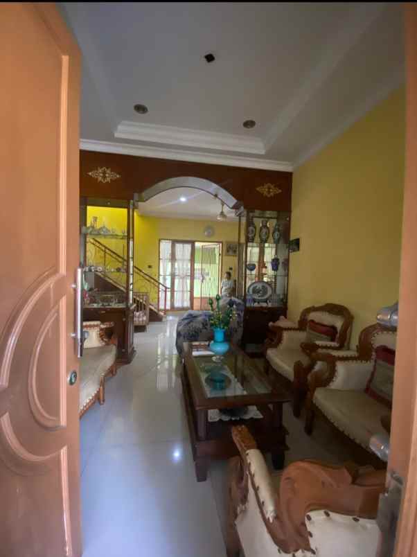 dijual rumah harapan indah regency