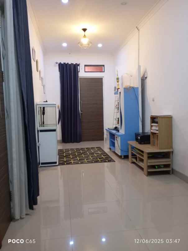 dijual rumah hook 2 lantai