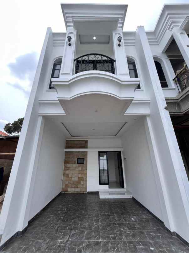 dijual rumah jagakarsa