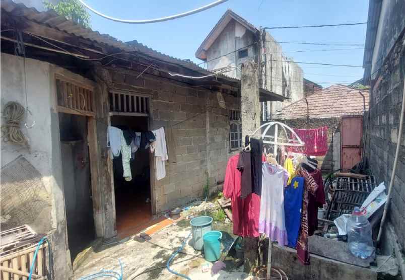 dijual rumah jalan cendrawasih cipayung