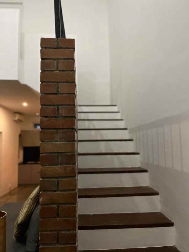 dijual rumah jalan gunung soputan