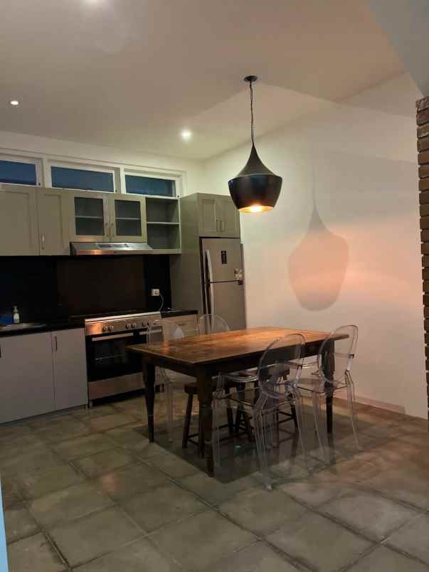 dijual rumah jalan gunung soputan