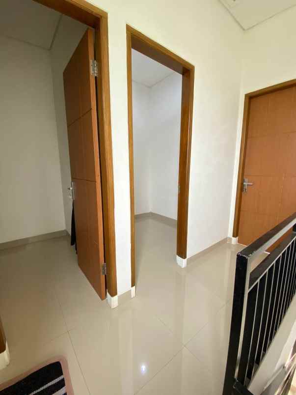 dijual rumah jalan h nilan