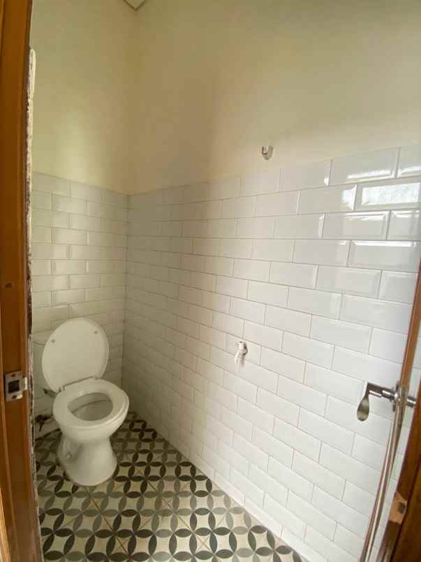 dijual rumah jalan h nilan