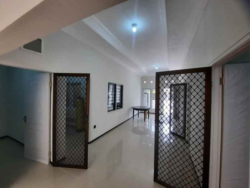 dijual rumah jalan mulyosari prima surabaya