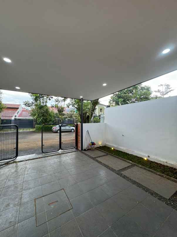 dijual rumah jalan padang golf arcamanik