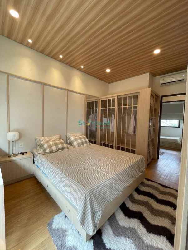 dijual rumah jalan raya pamulang nempel