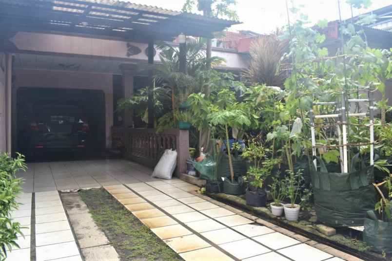dijual rumah jalan raya penggilingan