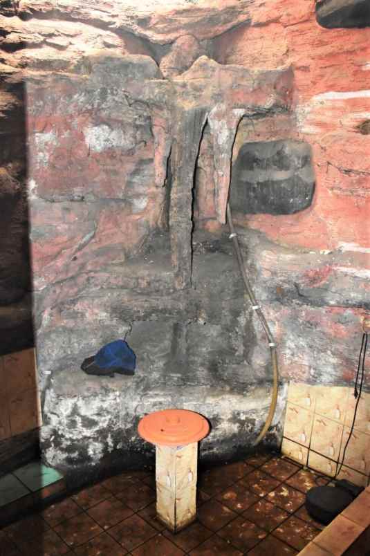 dijual rumah jalan raya penggilingan