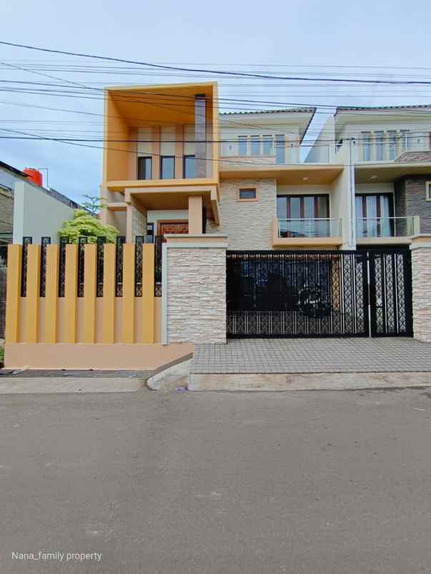 dijual rumah jalan raya pesanggrahan