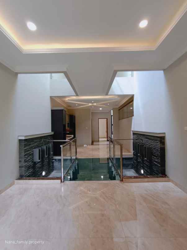 dijual rumah jalan raya pesanggrahan