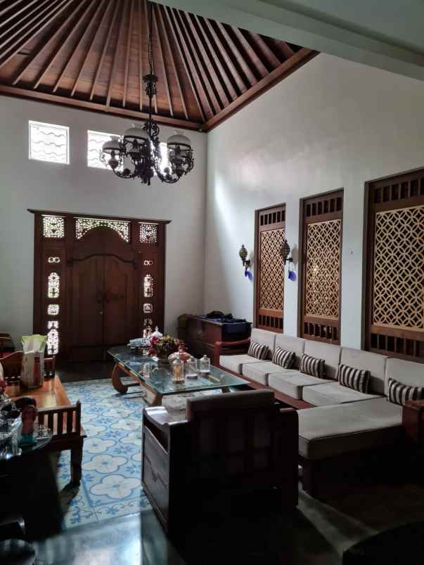 dijual rumah jalan raya trosobo