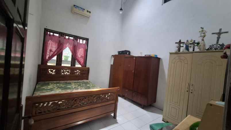 dijual rumah jalan semeru