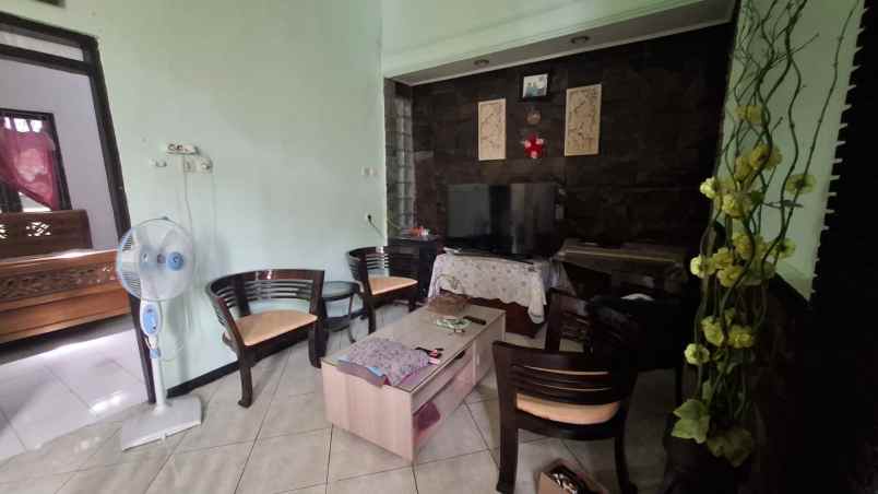dijual rumah jalan semeru