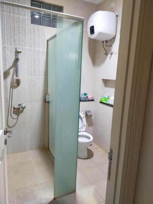 dijual rumah jalan wisata bukit mas