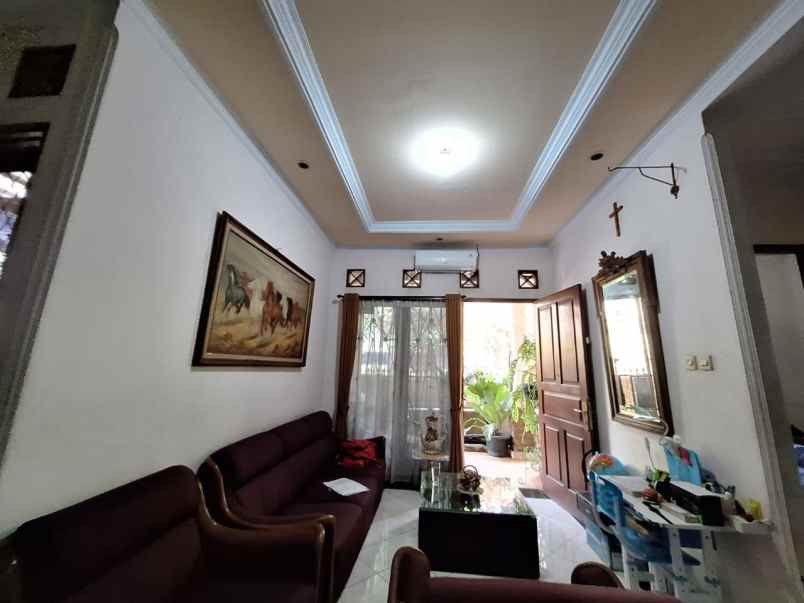 dijual rumah jatiwaringin