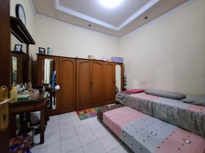 dijual rumah jatiwaringin