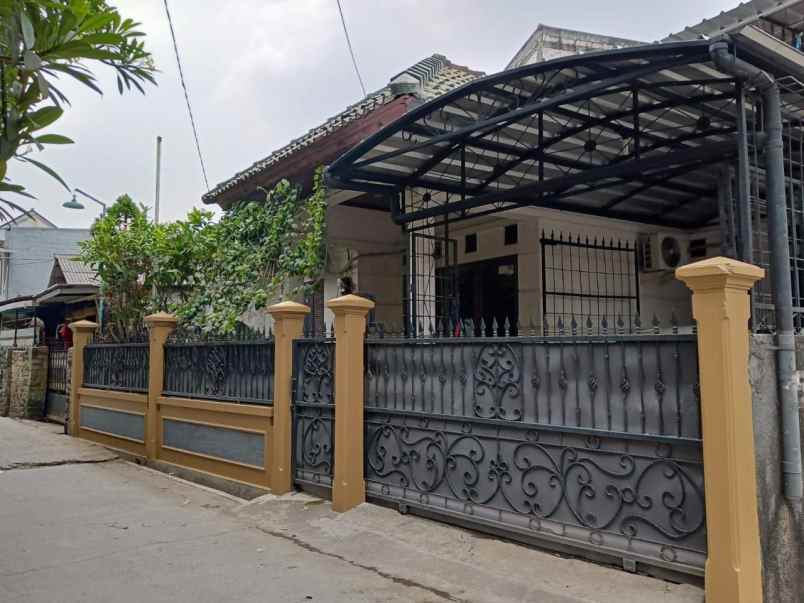 dijual rumah jatiwaringin