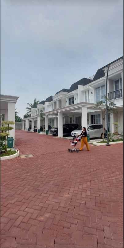 dijual rumah jl bambu apus cipayung