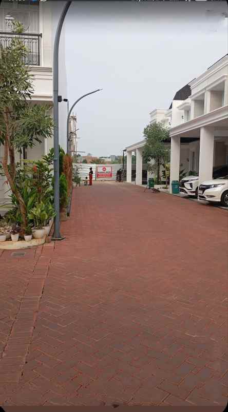 dijual rumah jl bambu apus cipayung