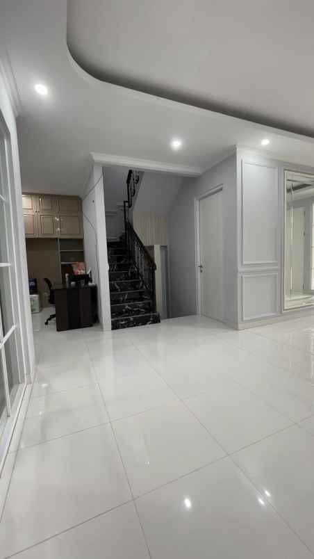 dijual rumah jl bambu apus cipayung