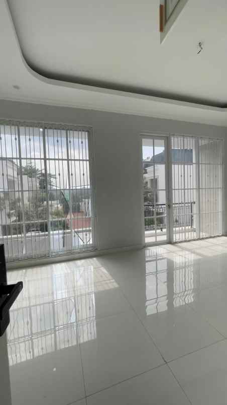 dijual rumah jl bambu apus cipayung