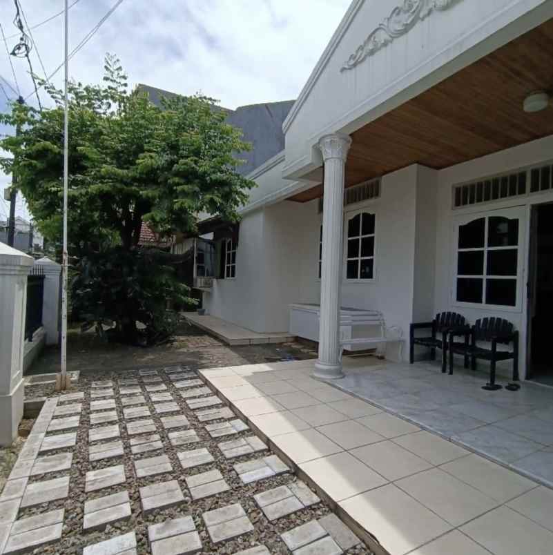 dijual rumah jl bumi kemanggisan indah