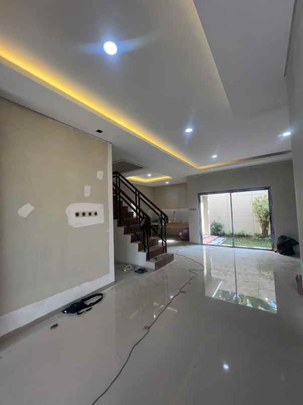 dijual rumah jl caman raya jatibening