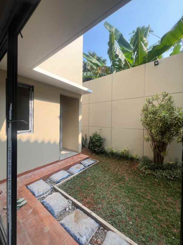 dijual rumah jl caman raya jatibening