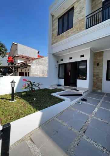 dijual rumah jl cibodas dkt puri dago