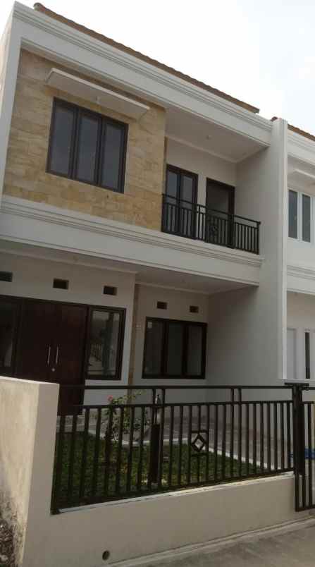 dijual rumah jl cibodas dkt puri dago