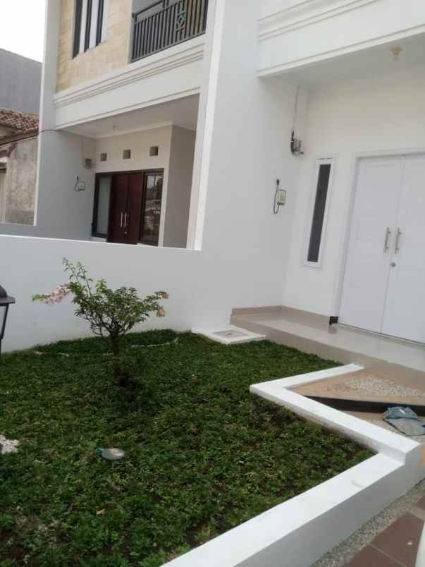 dijual rumah jl cibodas dkt puri dago