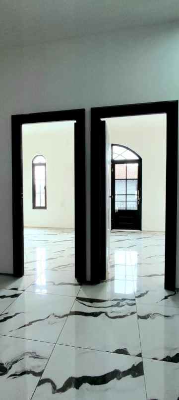 dijual rumah jl dago