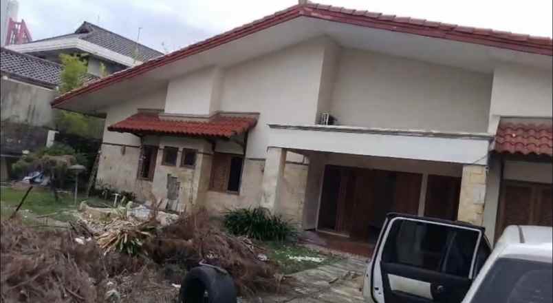 dijual rumah jl darmo permai timur